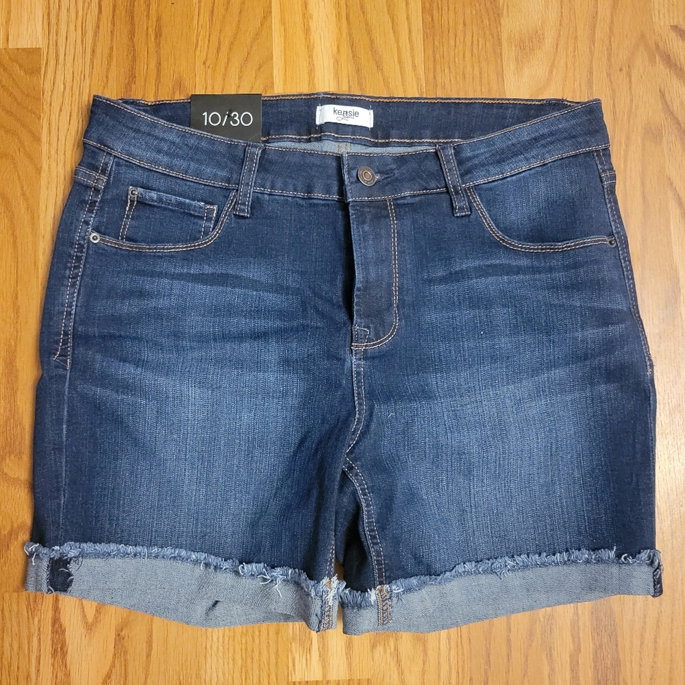 NWT Kensie jean shorts size 10